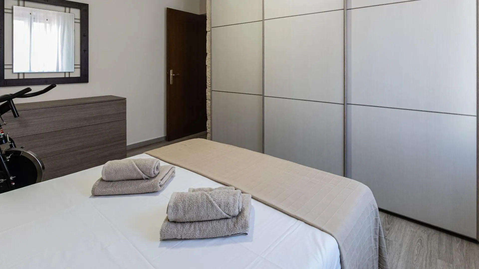 My Hive Apartman Cascina 0*,